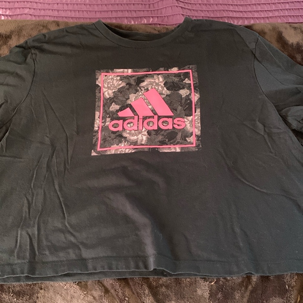 Women’s Adidas cropped tshirt